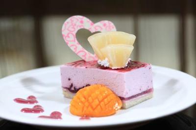 女生學(xué)習(xí)烘焙 從個(gè)人興趣到企業(yè)市場(chǎng)開(kāi)發(fā)的甜蜜機(jī)遇